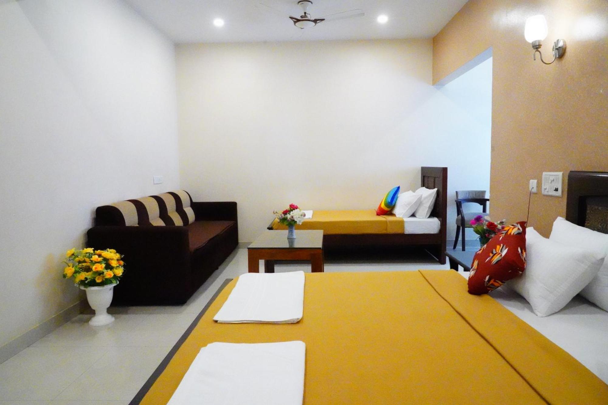 Отель Vinayagam Residency Arcot Экстерьер фото