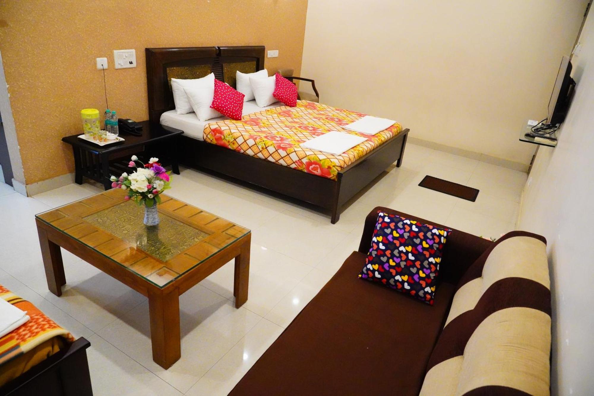 Отель Vinayagam Residency Arcot Экстерьер фото