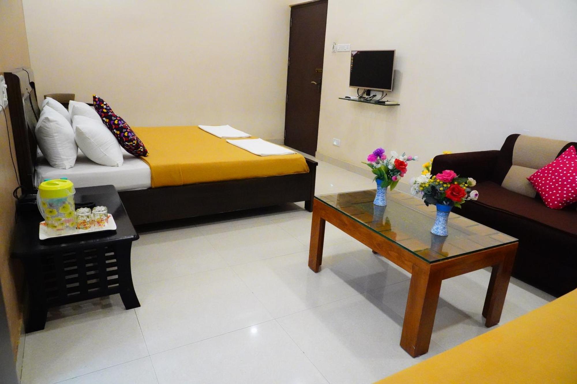 Отель Vinayagam Residency Arcot Экстерьер фото