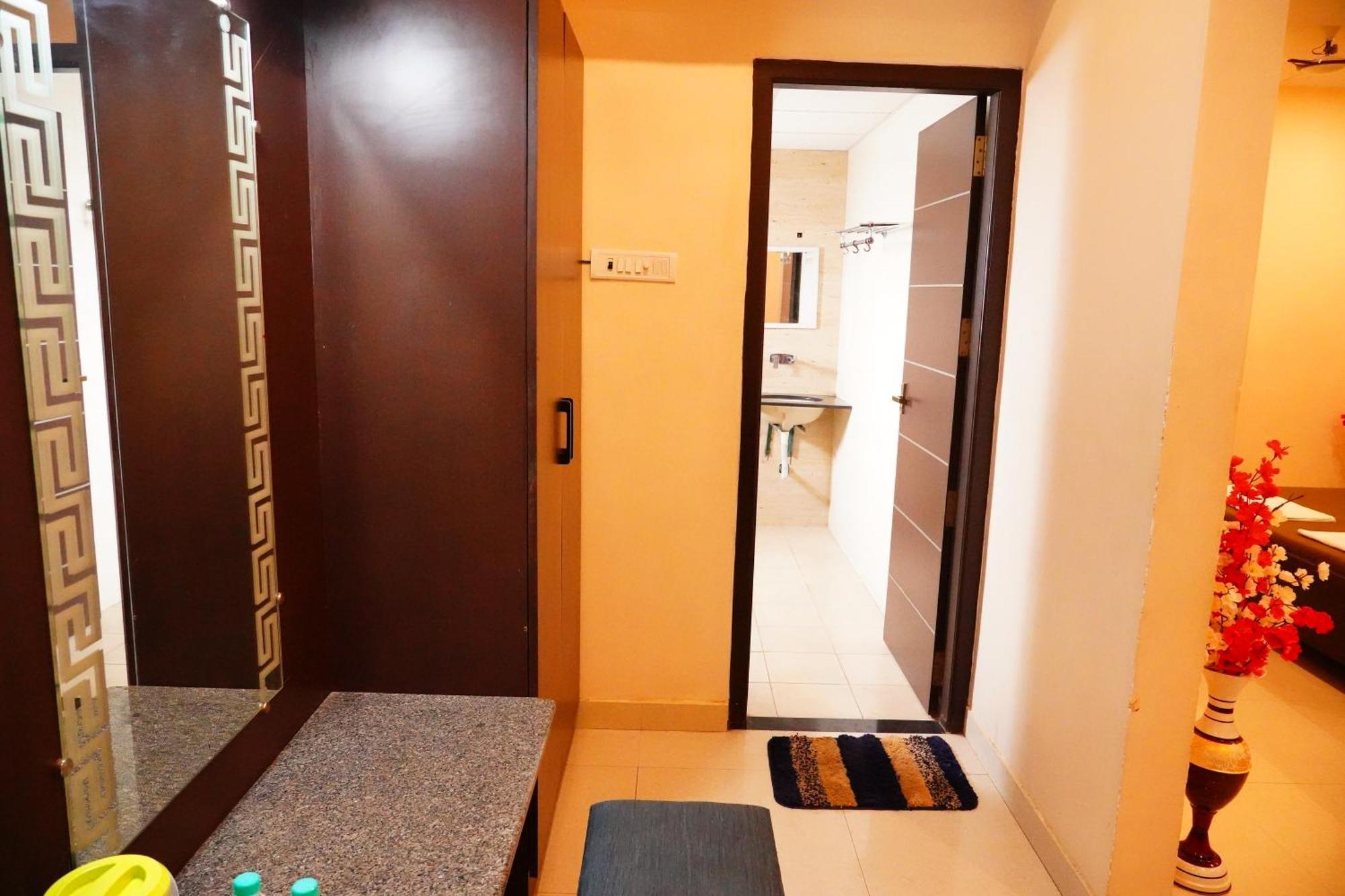 Отель Vinayagam Residency Arcot Экстерьер фото