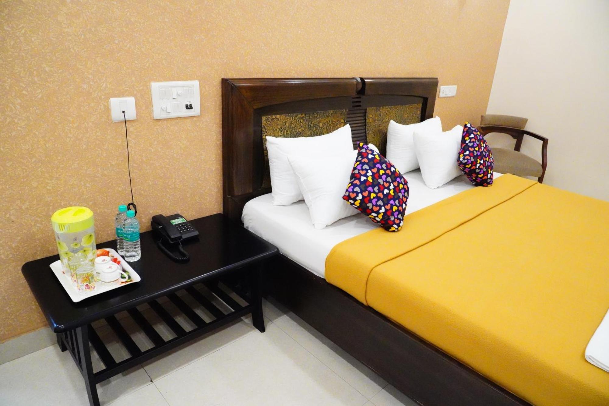 Отель Vinayagam Residency Arcot Экстерьер фото