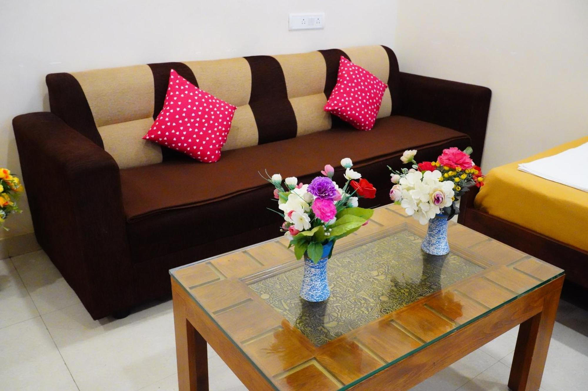 Отель Vinayagam Residency Arcot Экстерьер фото