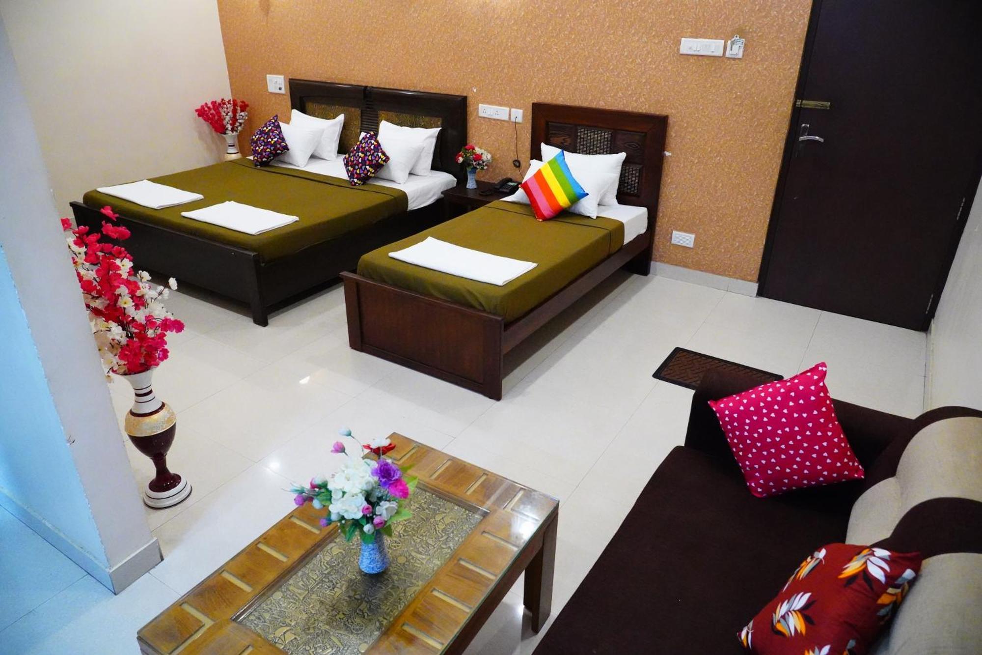 Отель Vinayagam Residency Arcot Экстерьер фото