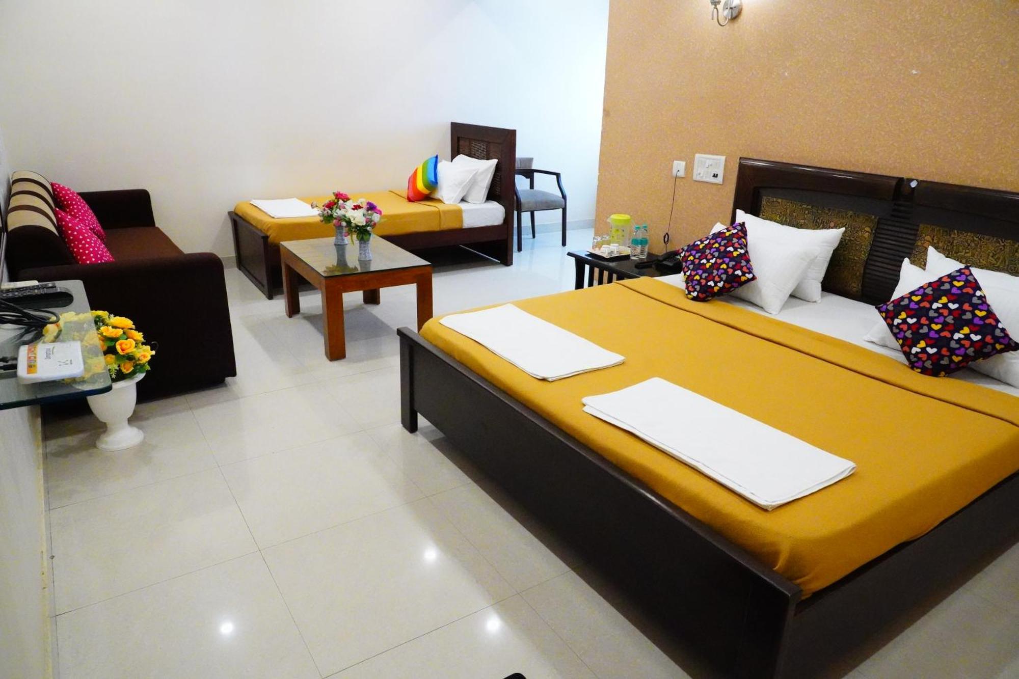 Отель Vinayagam Residency Arcot Экстерьер фото