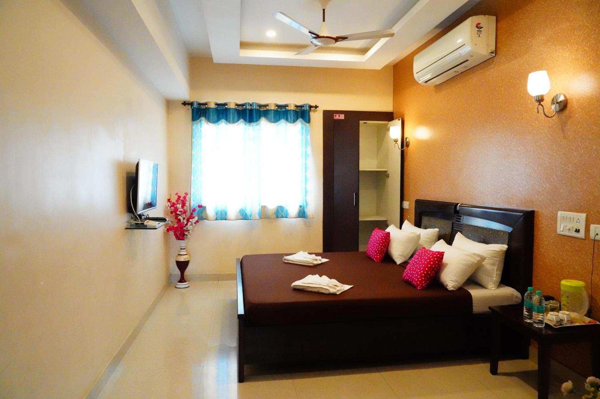 Отель Vinayagam Residency Arcot Экстерьер фото